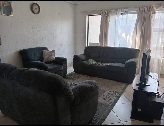 2 BEDROOM SECTIONAL TITLE FOR SALE IN BOKSBURG NORTH